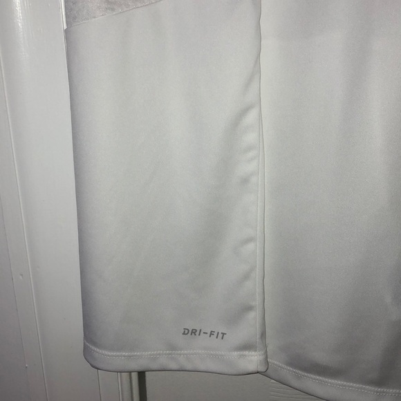 Nike Tank Top - Picture 4 of 6